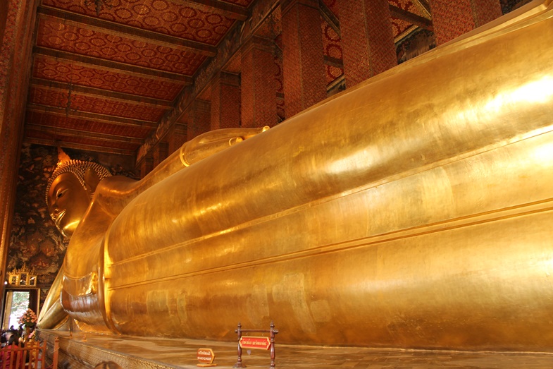 il buddha sdraiato più grande del mondo
