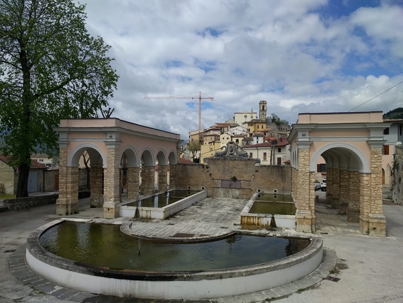 Goriano Sicoli - fontana monumentale