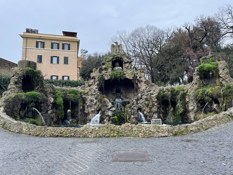 Vaticano - Fontana dell’aquilone